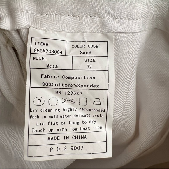 Betenly Men’s Tan Flat Front Shorts with Classic Style Size 32 Waist NWT - Picture 6 of 7